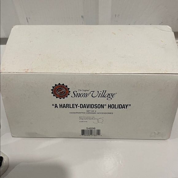 DEPARTMENT 56 Snow Village A Harley-Davidson Holiday figurine set - Picture 15 of 16